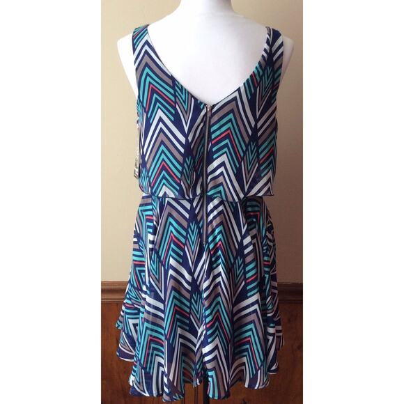 Sequin Hearts Women’s Dress Size 3 Sleeveless Chevron Design BlueTeal BeigeCoral - Picture 4 of 8